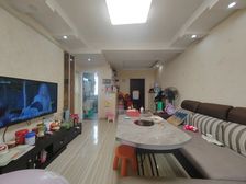 近轻轨三房,端头户型,通风采光好,业主诚心