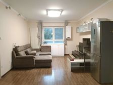 金地仰山四居,格局合理,采光优,窗外四季景观如画