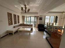 龙溪路地铁口6层电梯洋房,4开间朝南、阳光洒满屋、车位充足