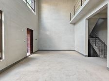 国博城联排别墅端户 单层面积120平 花园200平 内圈中庭