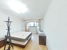 三开间朝南,小区花园位置,送超大阁楼,动迁满五,诚售