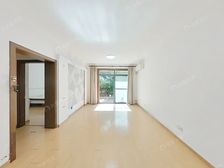 小区自带会所+游泳馆+小区位置优越+35平大花园+近四轨交