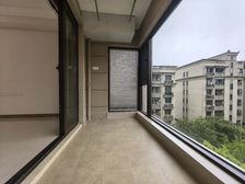 照母山光环商圈洋房。恒大御府 内圈 三房双卫195万 保真!