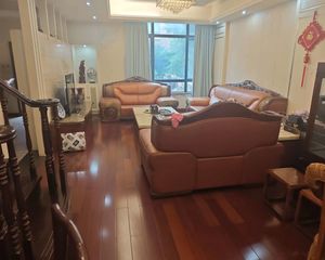 格兰春天一期别墅5室2厅3卫南朝向700.0万元/套出售