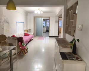 东兴小区三居室出售,价格好谈