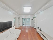 景观位置+飞机户型+南北通格局+视野开阔