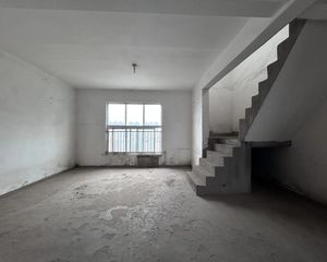 泉舜附近|中油家园电梯小高层|上下两层复式|带私家露台