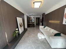 建发央玺 精装大四房 130万急卖 价格还有得聊 随时看房