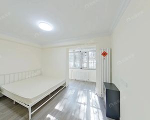 东三环国贸 呼家楼地铁 团结湖公园南北三居 满五年 采光好