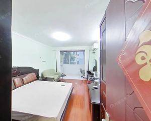 地铁边上,安静位置,低楼层精装修,直达品尊购物区