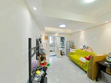 新上好房,精装修南北通透,业主诚心出售,看房随时找我,谢谢