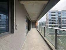 壹号院 朝南 看中庭大草坪 视野非常好,全套房 电梯入户!!