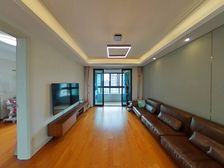 龙湖春森印象(春森苑) 4室2厅 南 精装