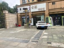 纯一层租金2万3,小区大门口间,招商花园城,东龙实验