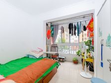 房子南北通,采光好, 户型通透,2015年 小区环境好,诚售