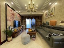 照母山光环轻轨旁。香港置地景悦 二房 135万 房源保真!