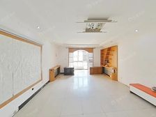 腾龙家园 低楼层 南北向三居室,中间楼层,中间单元