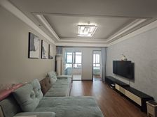 融创凡尔赛四期 装修保持比较好 户型方正 性价比高 必看保真