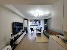 精装修五年!南北两房,厅南北通,全明户型采光好,小区中心位置