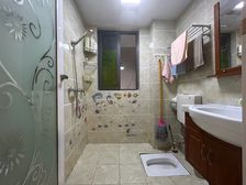 沙坪坝区轻轨站旁 隆鑫天雨方 二房 90万