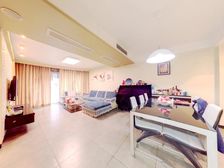 江景房 位置安静 装修保养好