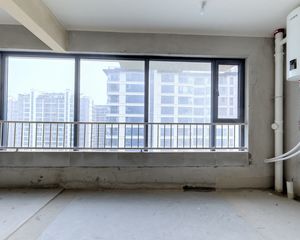 高端小区 送空调 118平 H户型 3室2卫 120