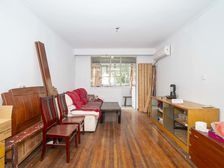 区政府旁 一梯两户 诚意出售 总价低 性价比高 看房预约