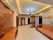 此房户型方正,精装保养好,配套设施齐全,交通便利