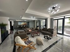 汉港豪装复式,全明地下室,买一层送一层,实得近300平,急售