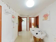 三南一北(两南厅南一北),满五少税,中楼层看小区花园,有钥匙