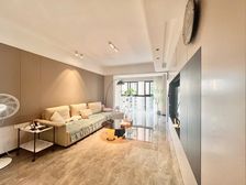 照母山光环旁。约克郡禧悦99新精装四房 270万 房源保真!