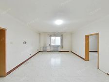 近地铁,正规三居126万,有钥匙看房,只有契税