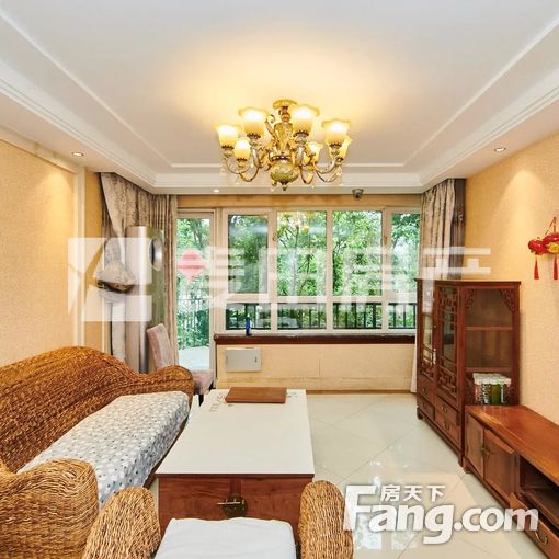 太阳公元 南北通透 看房方便 配套齐全 带车位 诚意出租