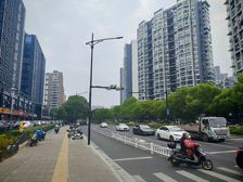 西湖区丰潭路地铁口一拖二1200方招棋牌银行足浴等业态