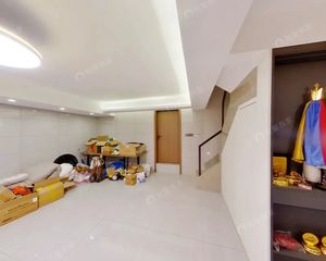次新小区 送大花园送地下室送子母车位 精装修未入住 看房随时
