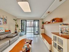 新上小区 中间位置 边户3房 满5年