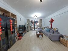 小区中间位置,楼层不低,采光无遮挡,有车位