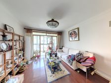 白金4楼,户型方正,南北通2房,业主诚心卖,欢迎实地看房 。