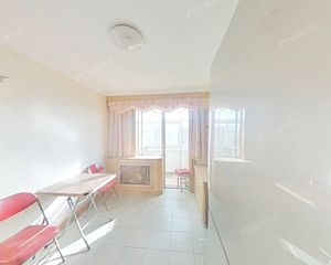 燕房线 正规三居室 南北通透 看房方便 诚心出售