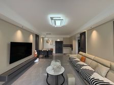 捡耙活:才装修两年新城馨苑精装三居 满二 134平仅136万