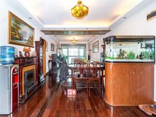 虹口公园对面,品质小区三房精装修,1梯2户,小高层价格很好谈