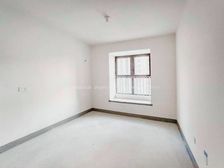 龙湖天街 小高层 三叶草 楼层 有车位带地下室 地铁口