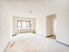 购物方便 小三房 双卫 次新小区 南向采光好 楼层好