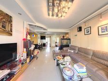 东湖花园一期,楼层好,交通方便,装修好