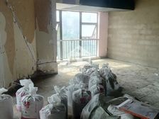 国贸中心2房1厅82.36m276万