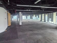 中关村西区 中关村SOHO整层 2500平 大24空调