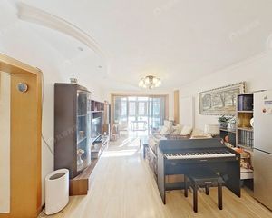 一层适合居住 装修好自住房 合生汇双井地铁口 安静不临街
