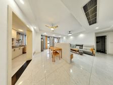 八公里精装洋房 轻轨交通方便 住家安静业主诚心