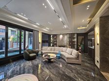 巴南区 珠江城二期 五房 243万的去爱花园