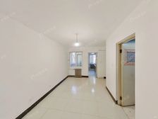 板楼两居室,不临街,一层,本单元有半地下